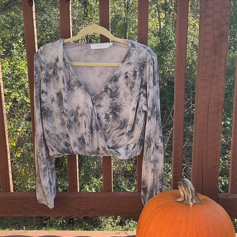 Astr Black and Gray Tie-Dye Blouse